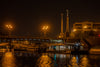 Crucero nocturno con una copa de Prosecco.