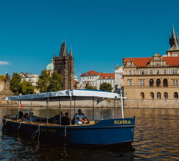 Elvira - Río Vltavan