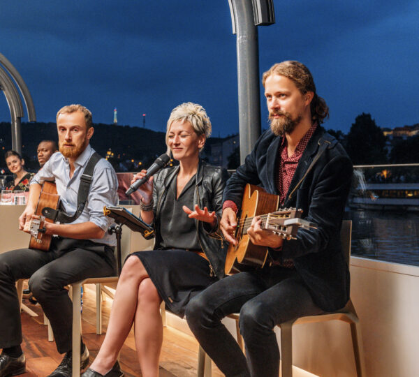 Crystal Dinner música en vivo